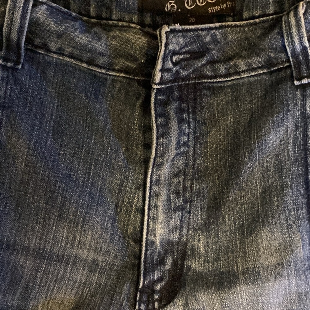 Shorts - Picture 11 of 13